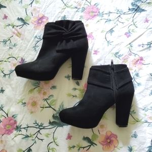 LC Lauren Conrad Bow Ankle Booties